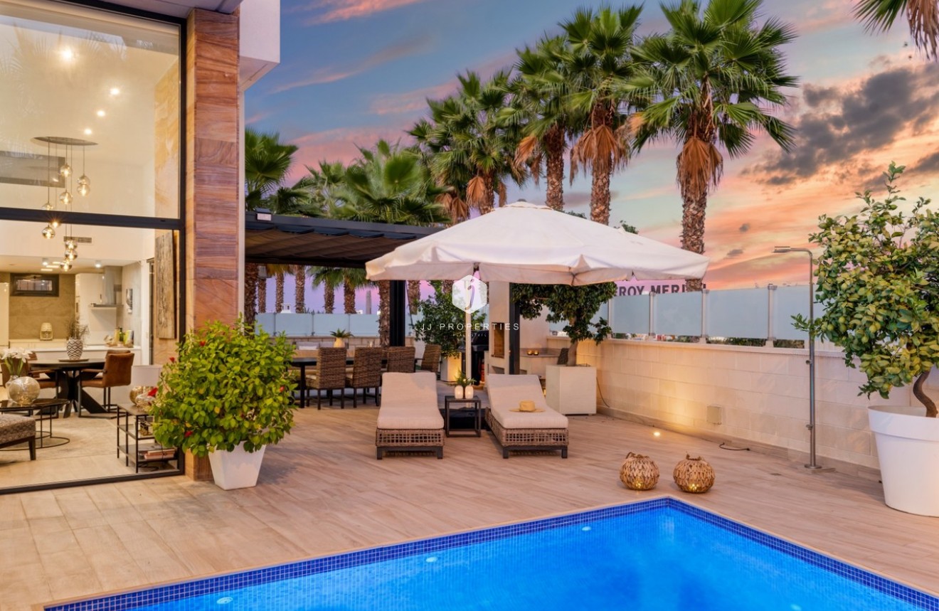 Aus zweiter Hand - Villa -
Cabo Roig - Costa Blanca