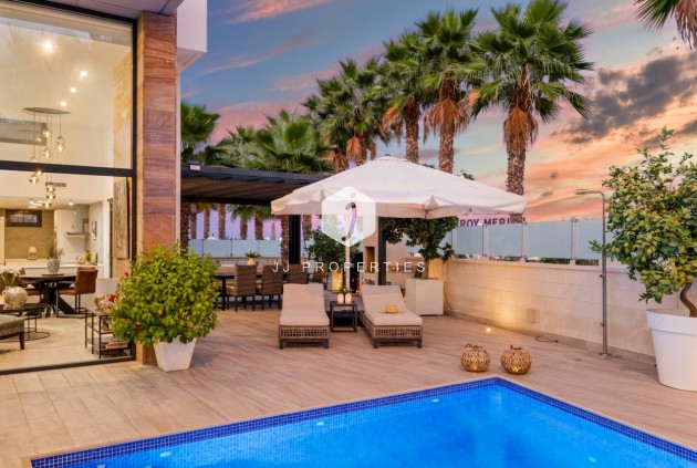 Aus zweiter Hand - Villa -
Cabo Roig - Costa Blanca