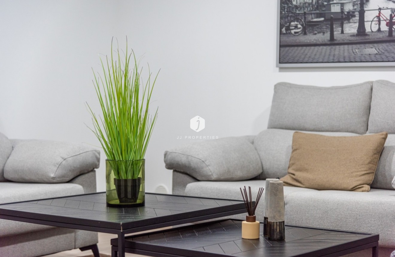 Aus zweiter Hand - Villa -
Cabo Roig - Costa Blanca