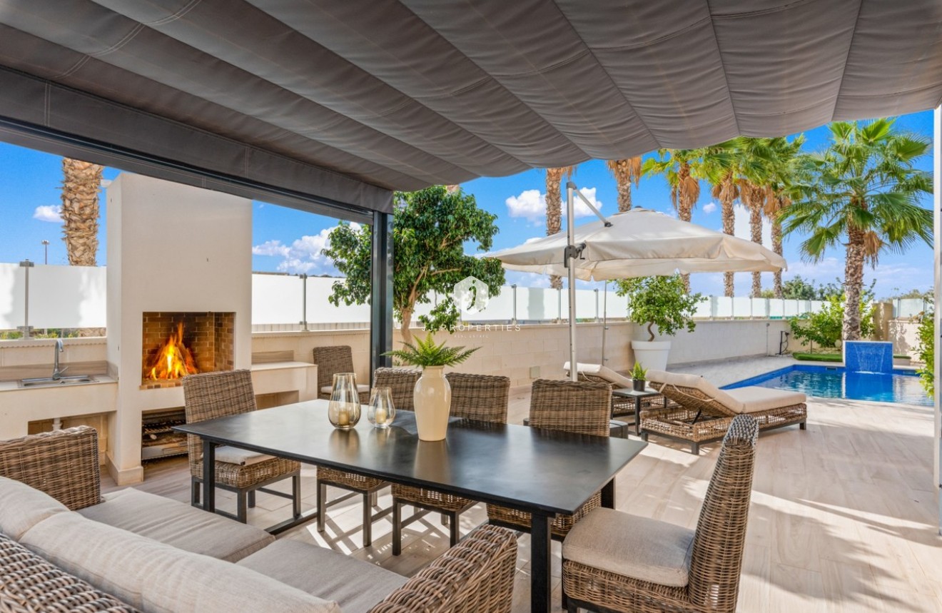 Aus zweiter Hand - Villa -
Cabo Roig - Costa Blanca