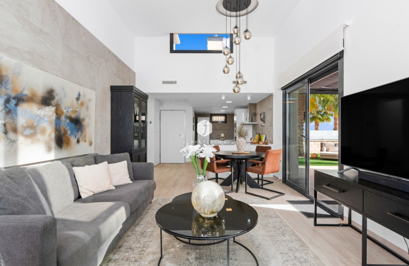 Aus zweiter Hand - Villa -
Cabo Roig - Costa Blanca