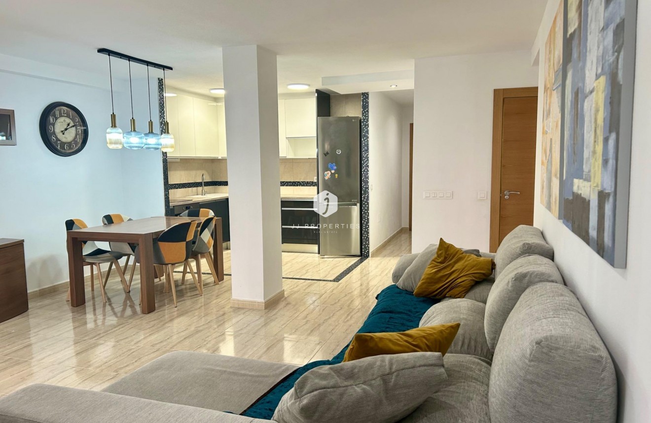 D'occasion - Appartement -
Torrevieja - Playa del Cura