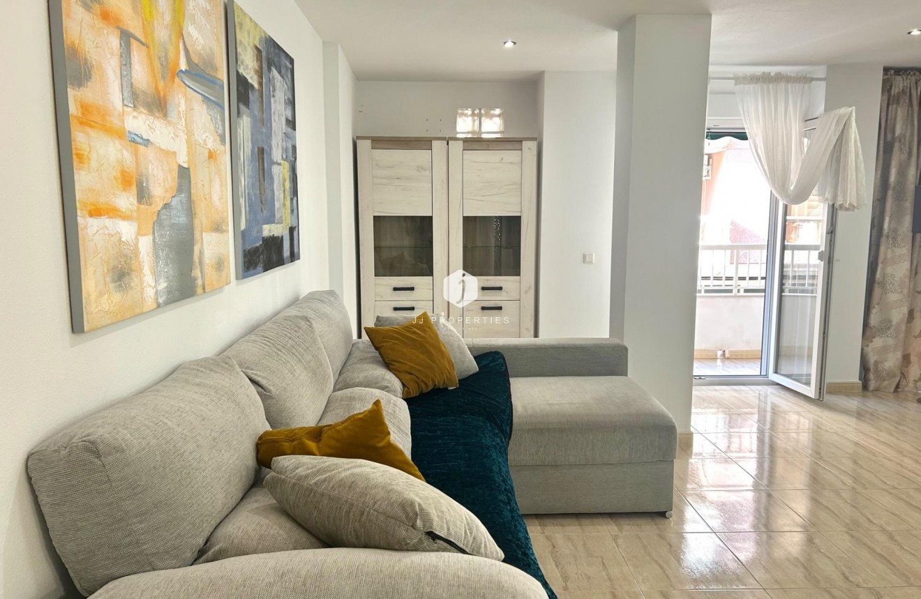 D'occasion - Appartement -
Torrevieja - Playa del Cura