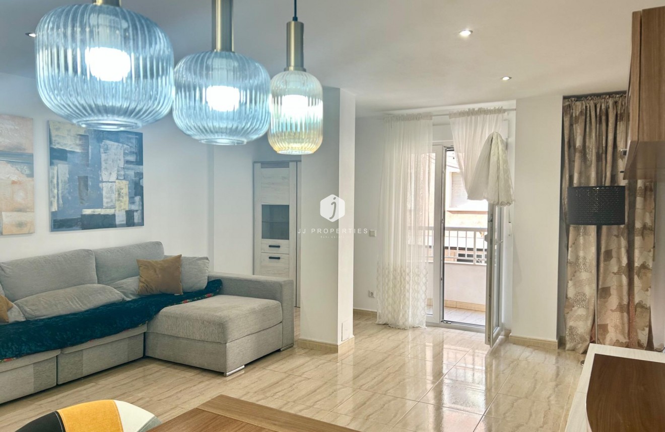 D'occasion - Appartement -
Torrevieja - Playa del Cura