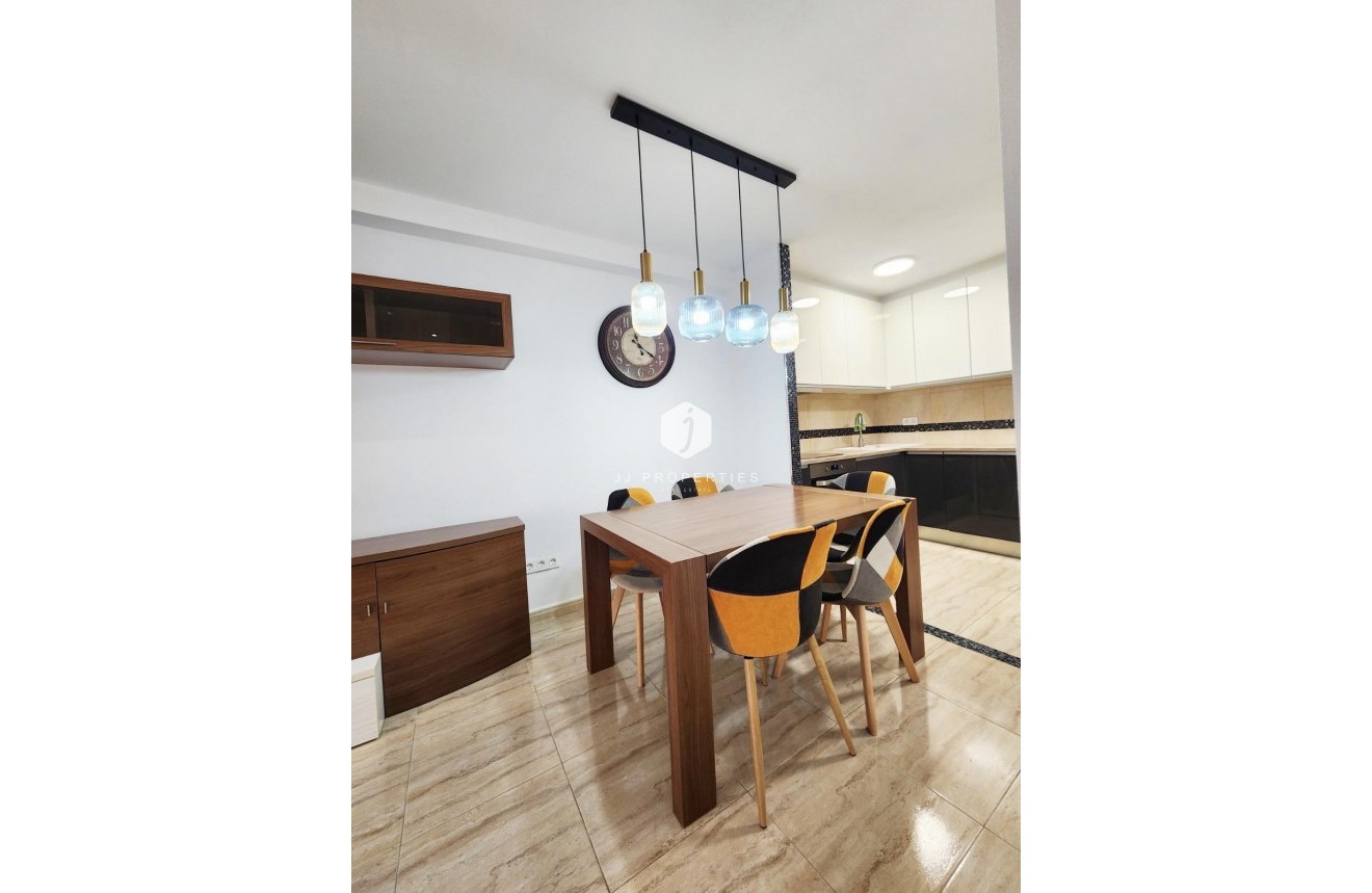 D'occasion - Appartement -
Torrevieja - Playa del Cura