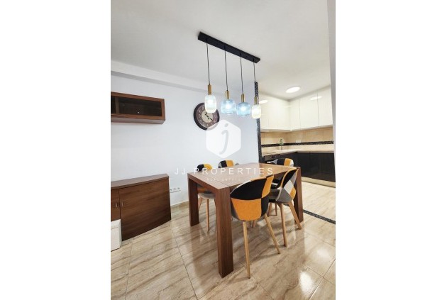 D'occasion - Appartement -
Torrevieja - Playa del Cura