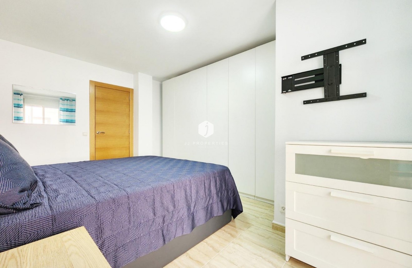 D'occasion - Appartement -
Torrevieja - Playa del Cura