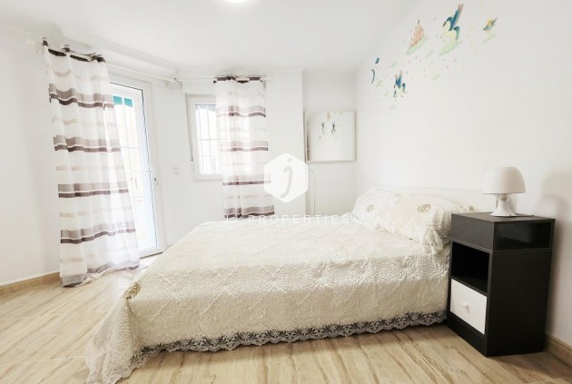 D'occasion - Appartement -
Torrevieja - Playa del Cura