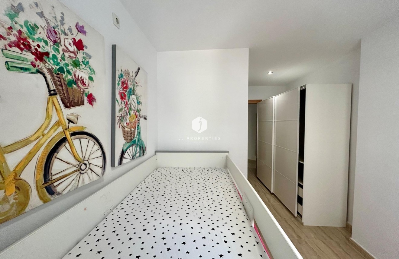 D'occasion - Appartement -
Torrevieja - Playa del Cura