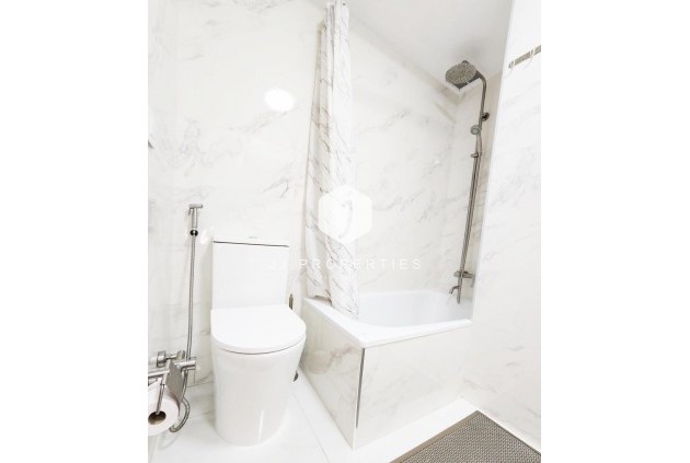 D'occasion - Appartement -
Torrevieja - Playa del Cura