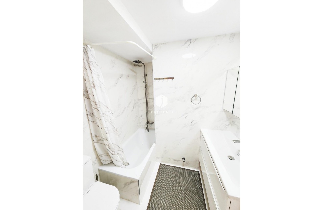 D'occasion - Appartement -
Torrevieja - Playa del Cura