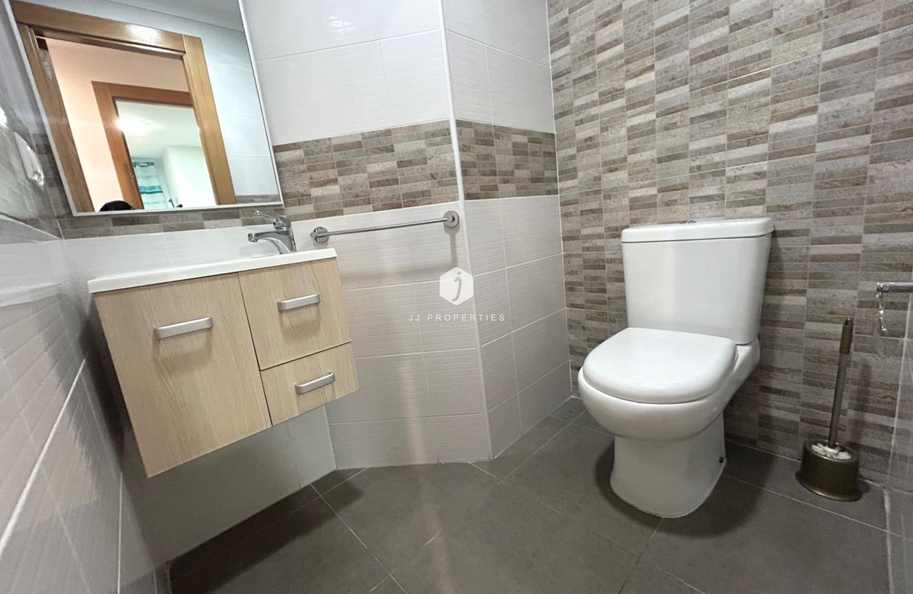 D'occasion - Appartement -
Torrevieja - Playa del Cura