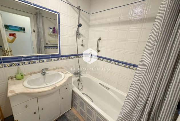 Resale - Chalet -
Orihuela Costa - Playa Flamenca