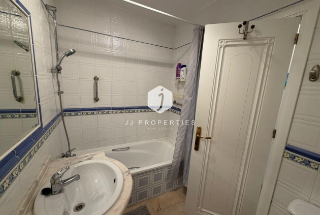 Resale - Chalet -
Orihuela Costa - Playa Flamenca