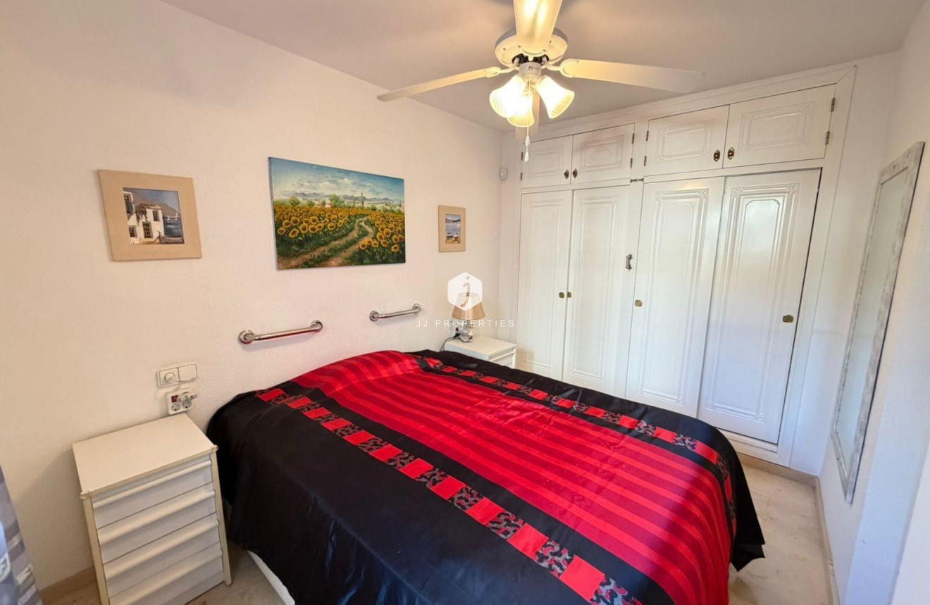 Resale - Chalet -
Orihuela Costa - Playa Flamenca