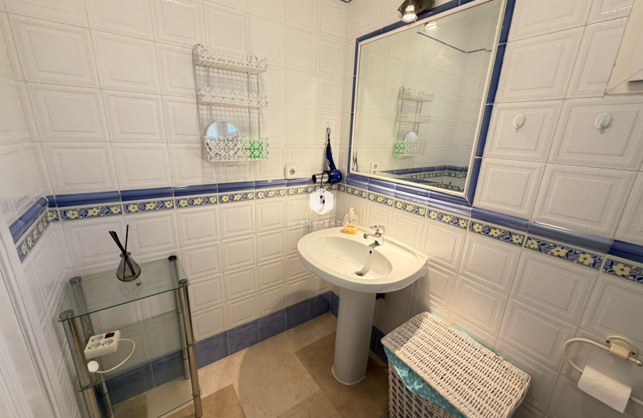 Resale - Chalet -
Orihuela Costa - Playa Flamenca