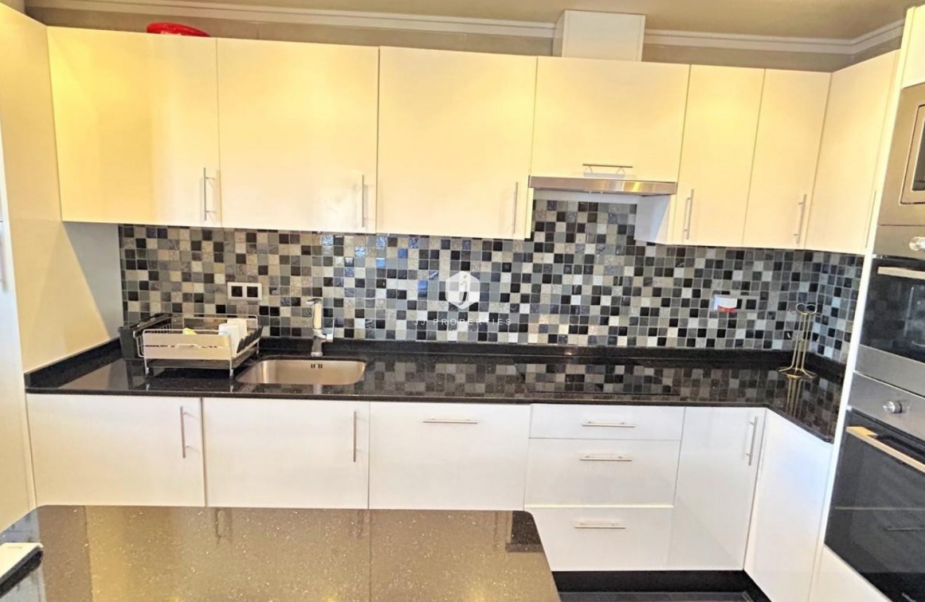 Resale - Chalet -
Orihuela Costa - Costa Blanca