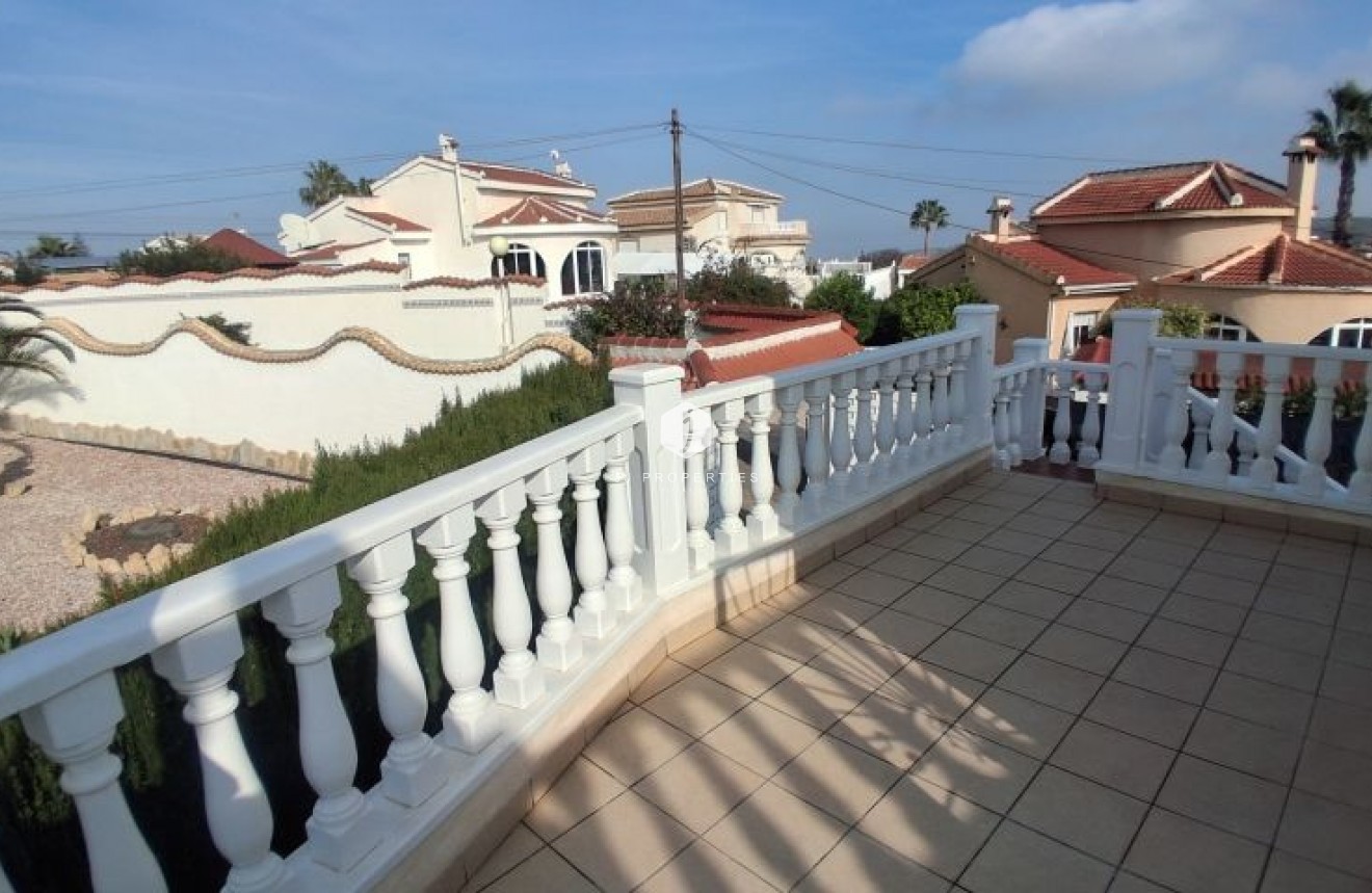 Resale - Villa -
Rojales - Inland