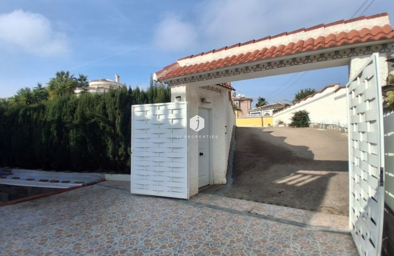 Resale - Villa -
Rojales - Inland