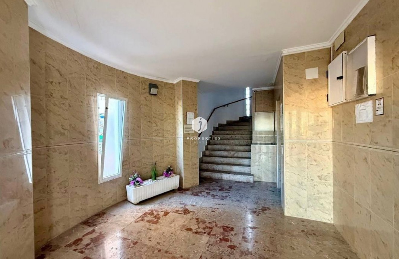 Resale - Apartment / flat -
Torrevieja - La Mata