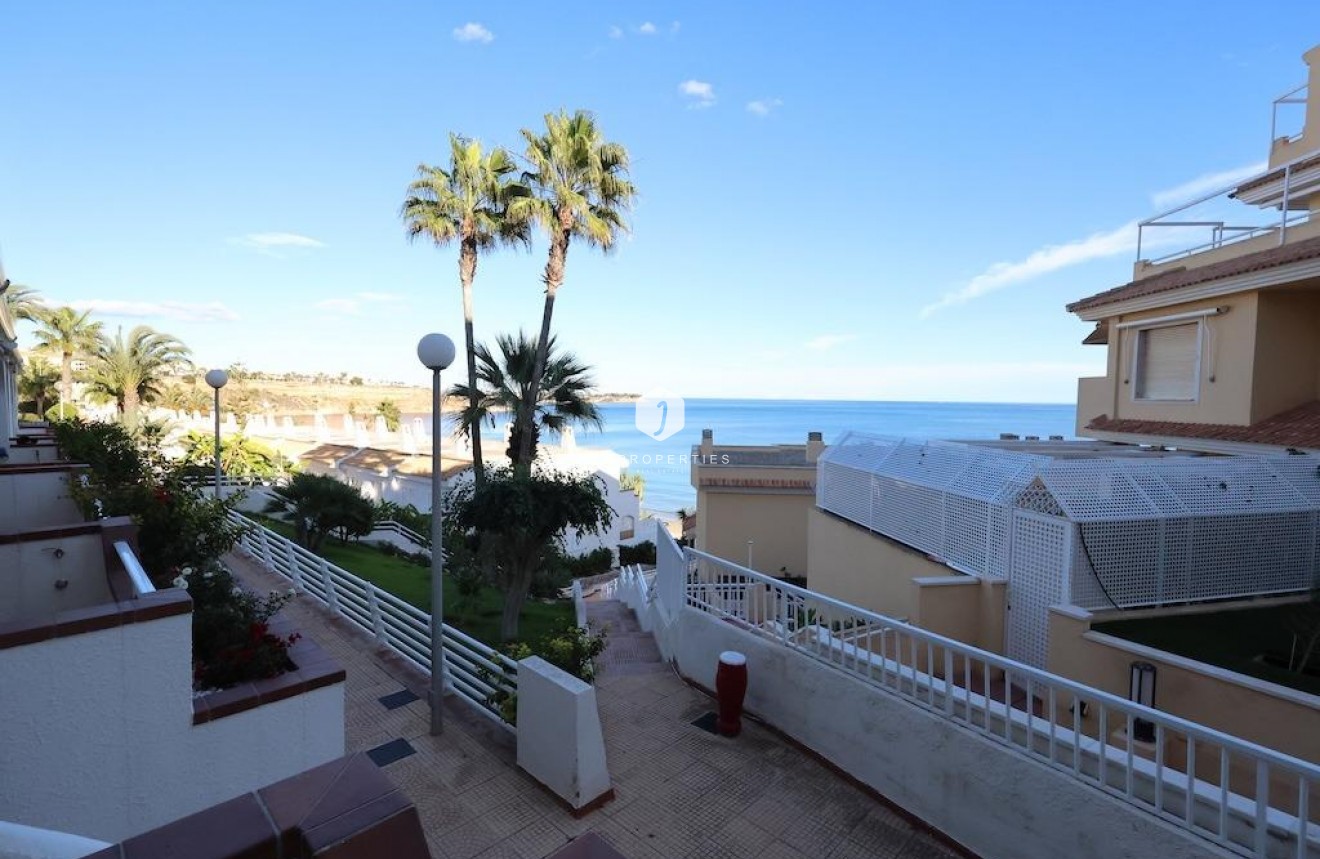 D'occasion - Bungalow -
Orihuela Costa - Costa Blanca