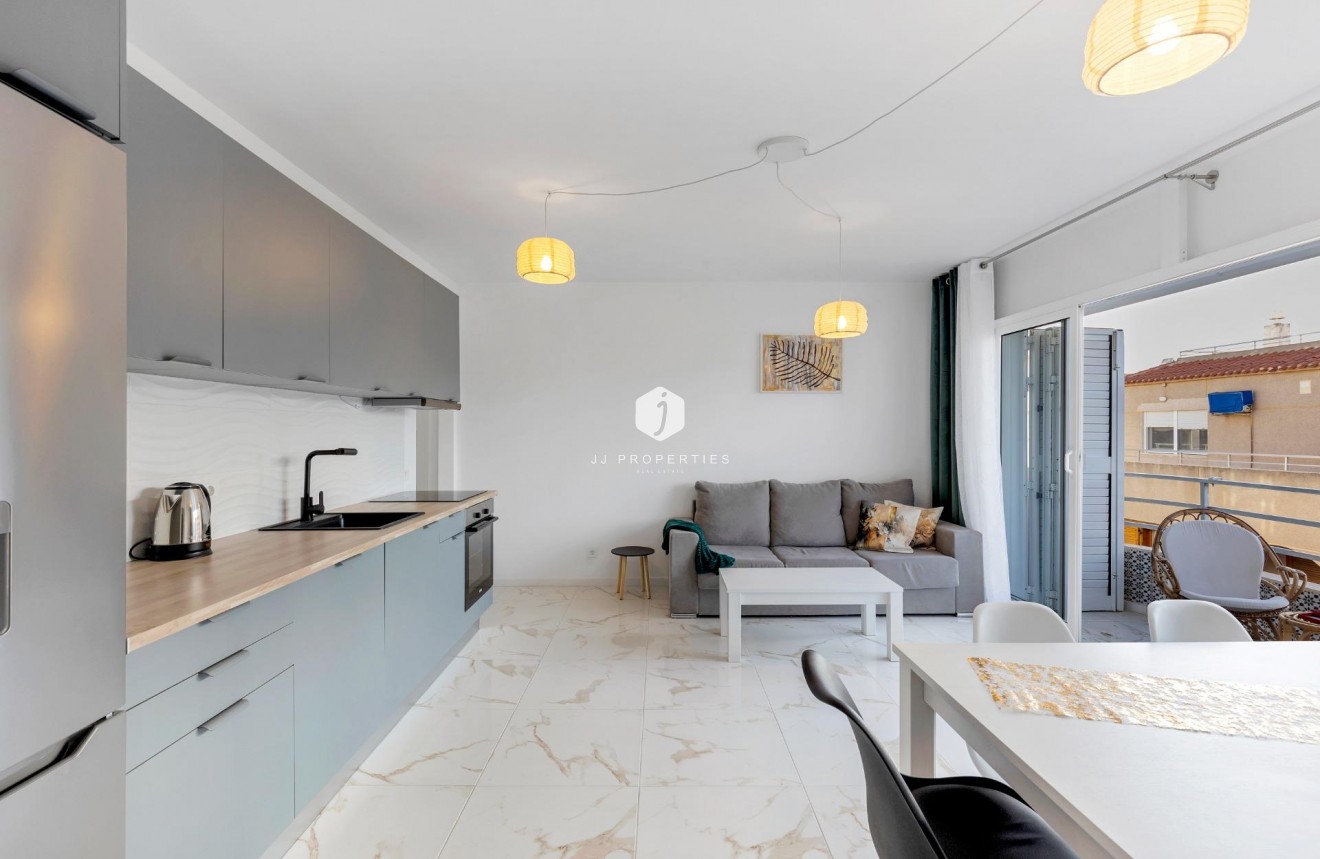 Resale - Apartment / flat -
Torrevieja - La Mata