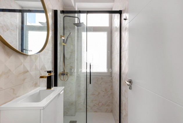 Resale - Apartment / flat -
Torrevieja - La Mata