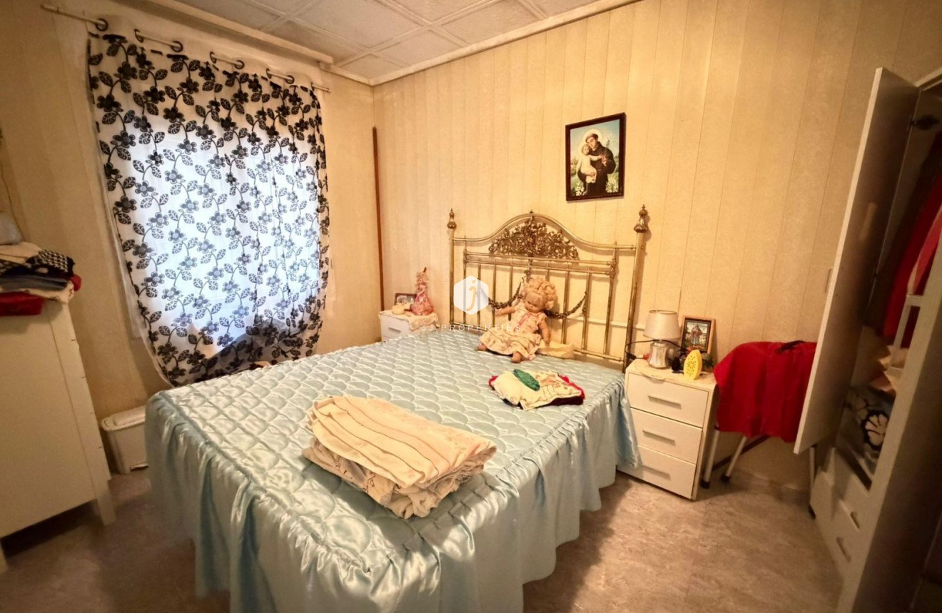 Resale - Apartment / flat -
Torrevieja - Playa del Cura