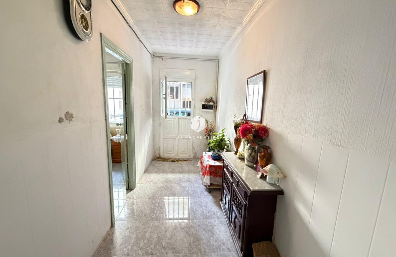 Resale - Apartment / flat -
Torrevieja - Playa del Cura