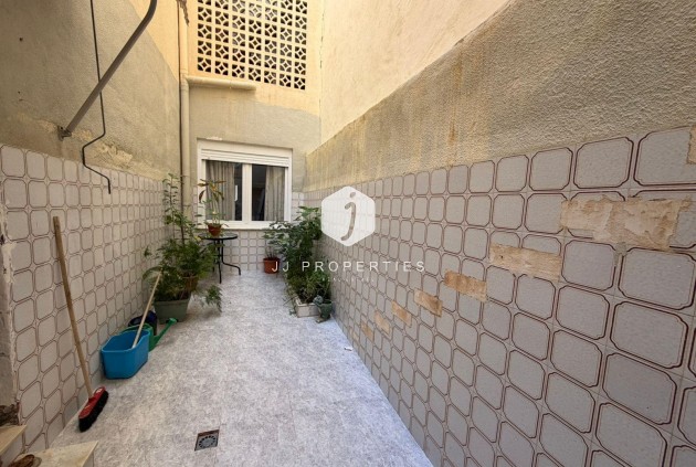 Resale - Apartment / flat -
Torrevieja - Playa del Cura