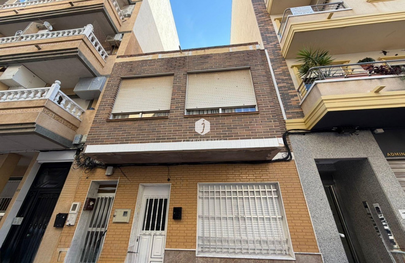 Resale - Apartment / flat -
Torrevieja - Playa del Cura