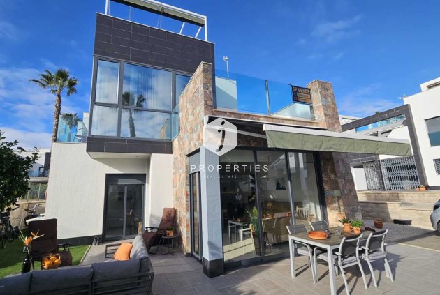 D'occasion - Villa -
Cabo Roig - Costa Blanca