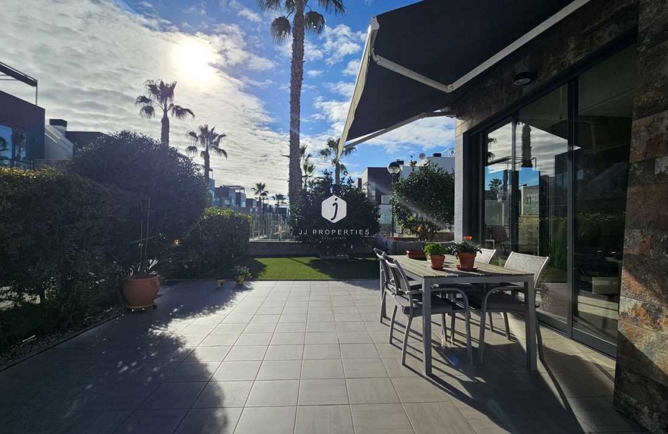 D'occasion - Villa -
Cabo Roig - Costa Blanca