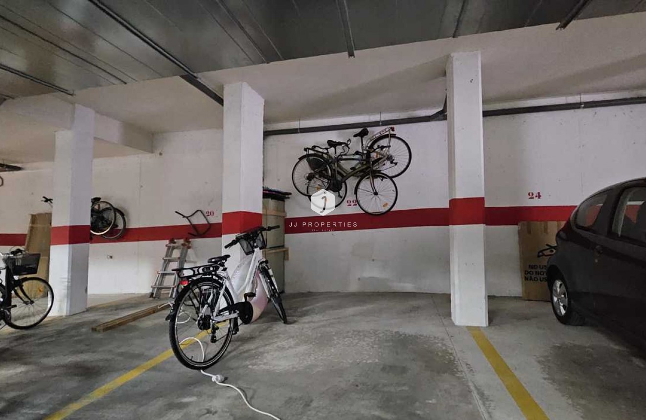 D'occasion - Villa -
Cabo Roig - Costa Blanca