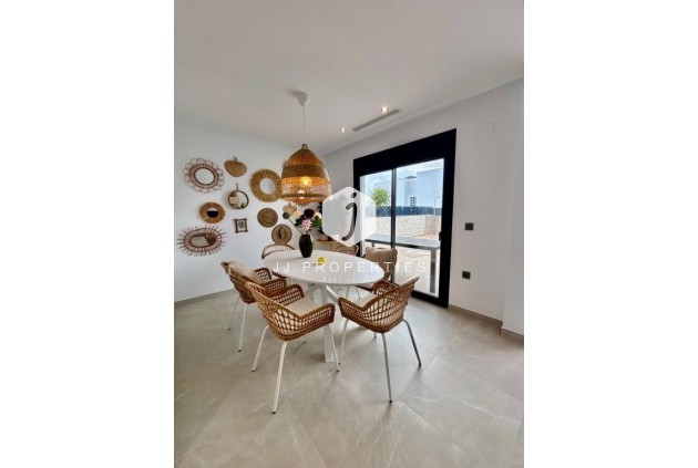 Resale - Villa -
Benijofar - Costa Blanca