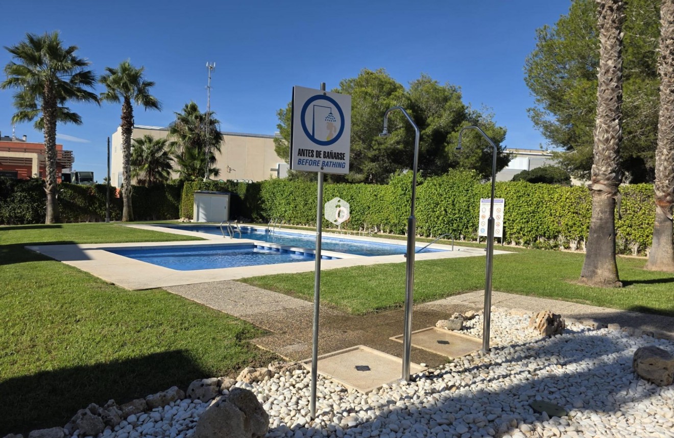 Resale - Villa -
Orihuela Costa - Villamartín