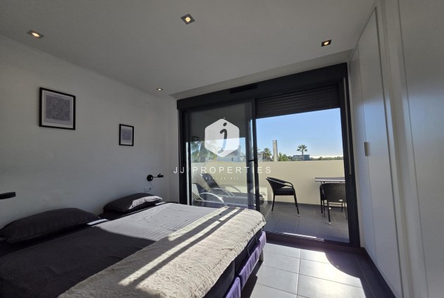 Resale - Villa -
Orihuela Costa - Villamartín