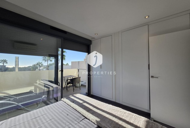 Resale - Villa -
Orihuela Costa - Villamartín