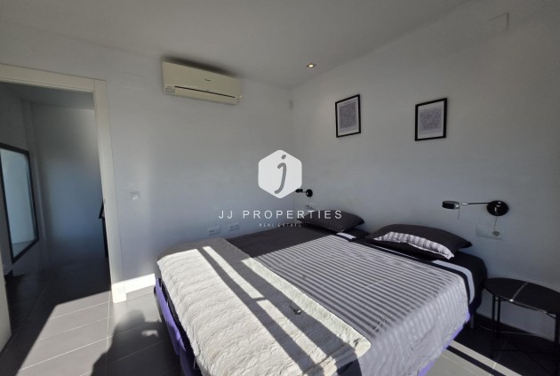 Resale - Villa -
Orihuela Costa - Villamartín