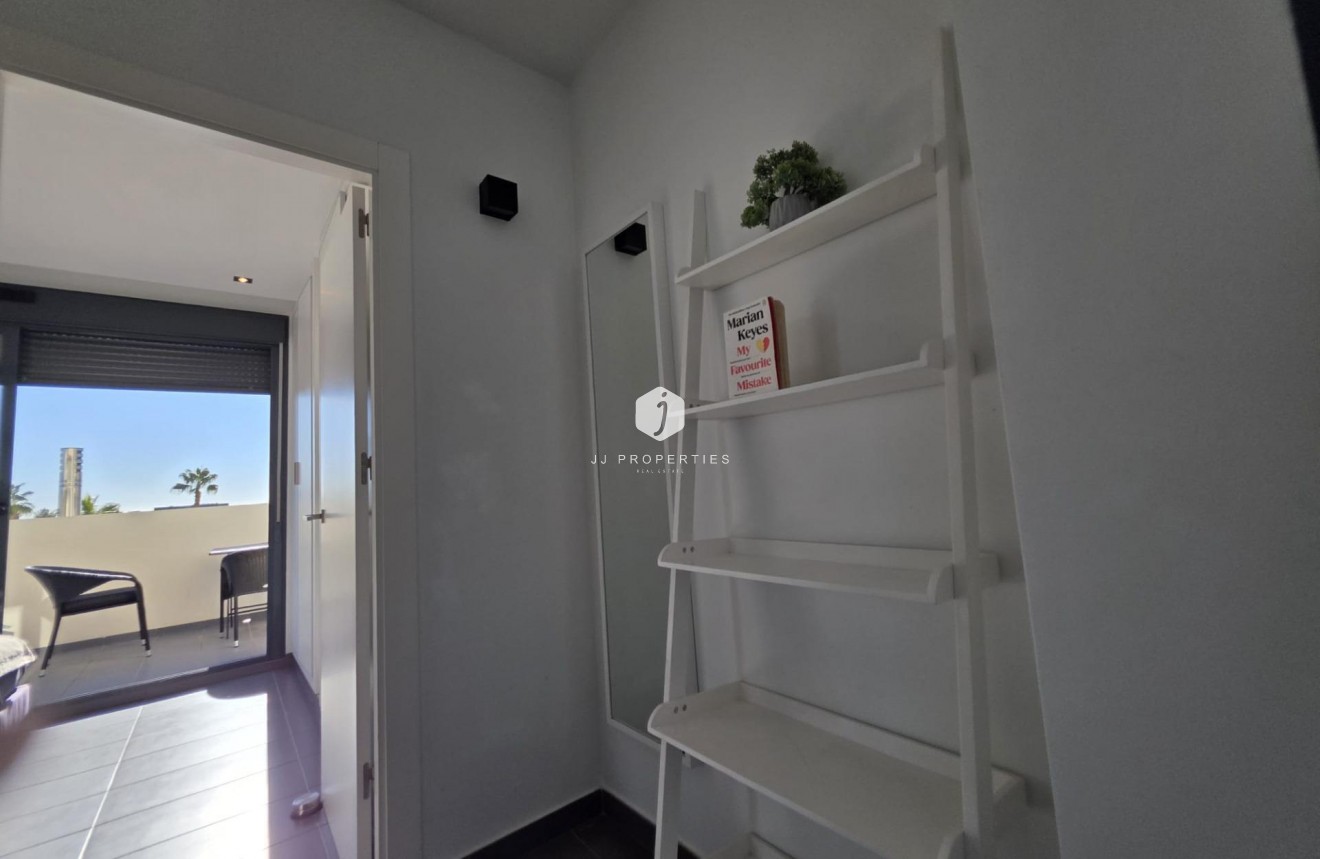 Resale - Villa -
Orihuela Costa - Villamartín