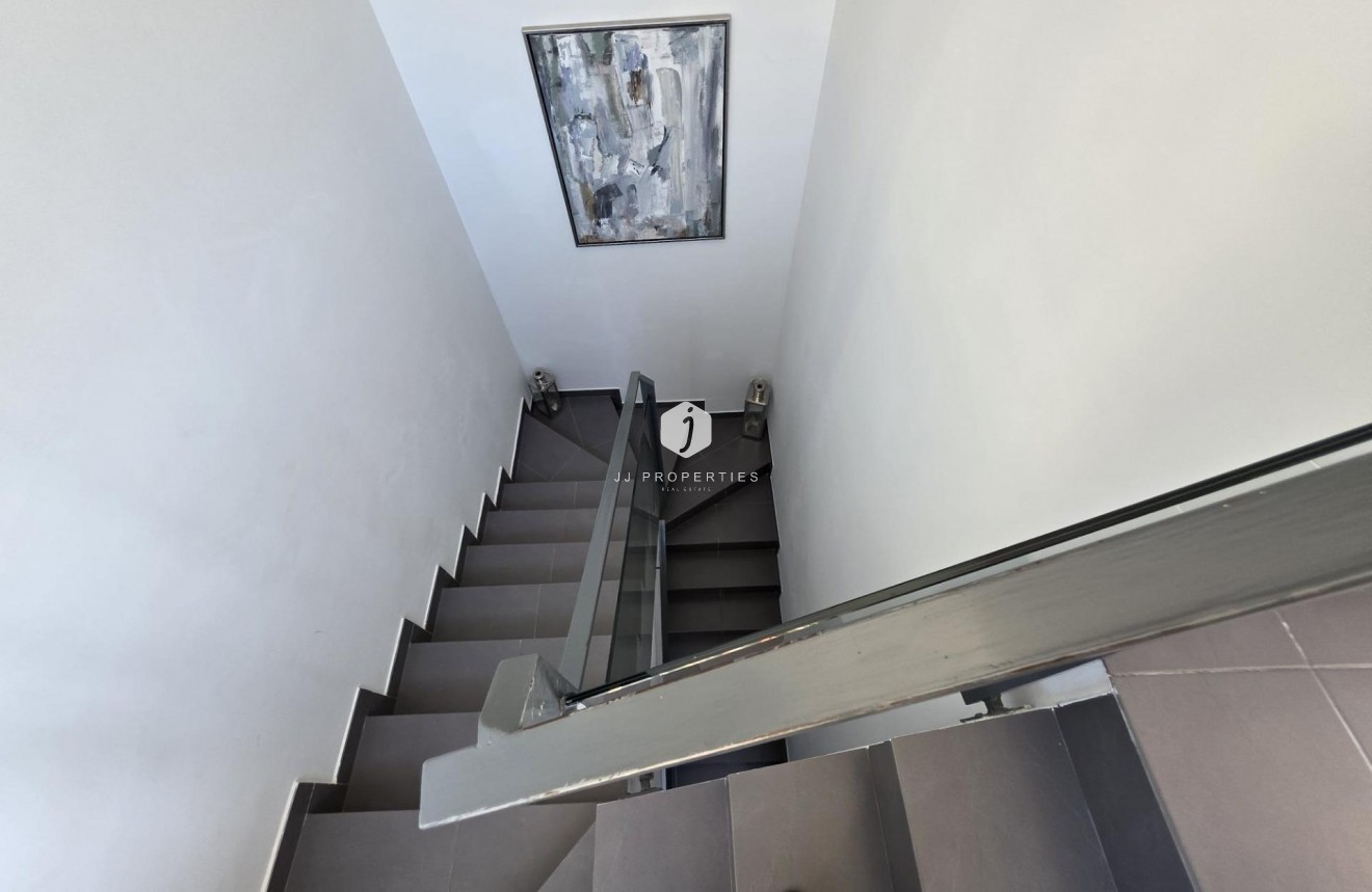 Resale - Villa -
Orihuela Costa - Villamartín