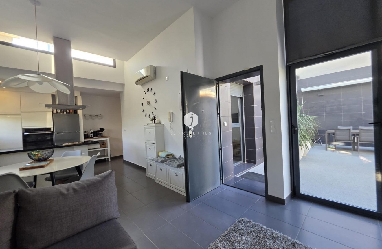 Resale - Villa -
Orihuela Costa - Villamartín