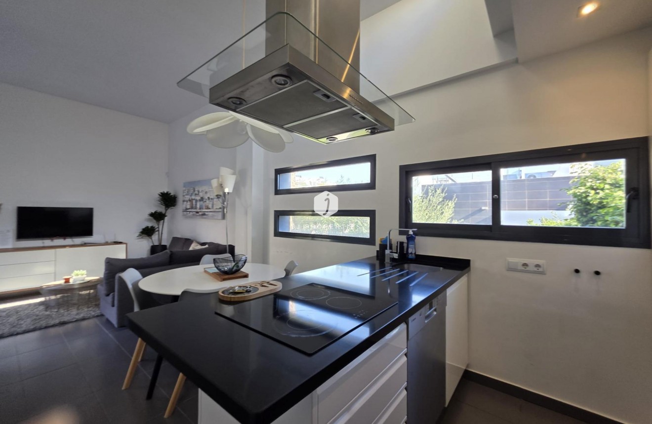 Resale - Villa -
Orihuela Costa - Villamartín