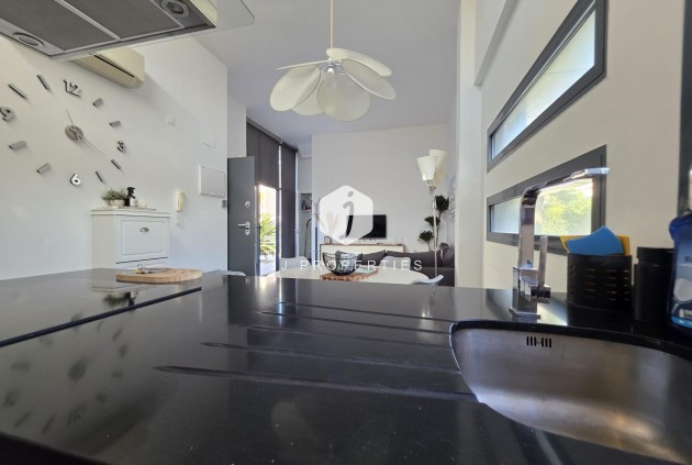 Resale - Villa -
Orihuela Costa - Villamartín