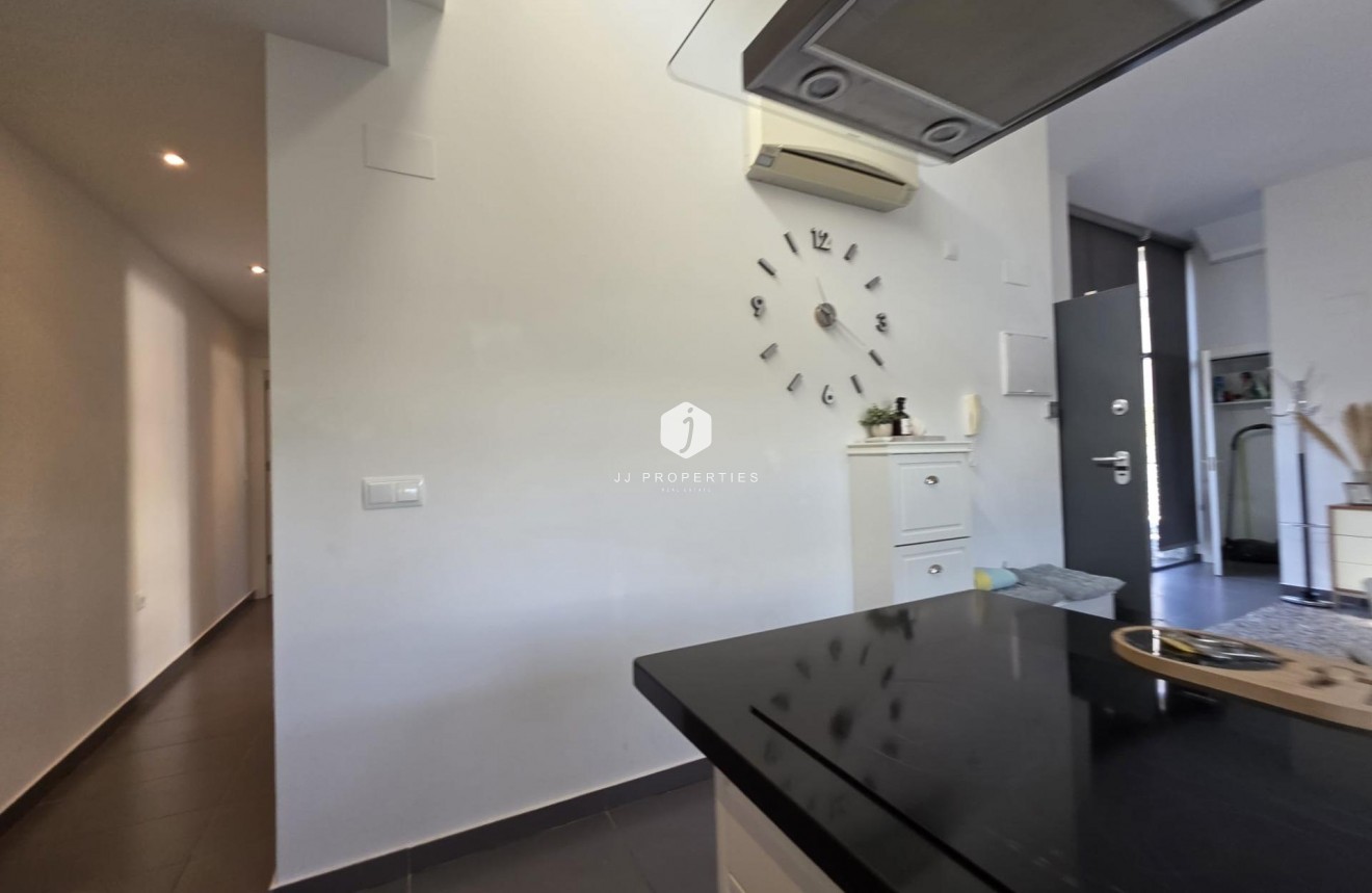 Resale - Villa -
Orihuela Costa - Villamartín