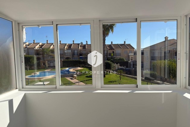 Resale - Chalet -
Torrevieja - aguas nuevas