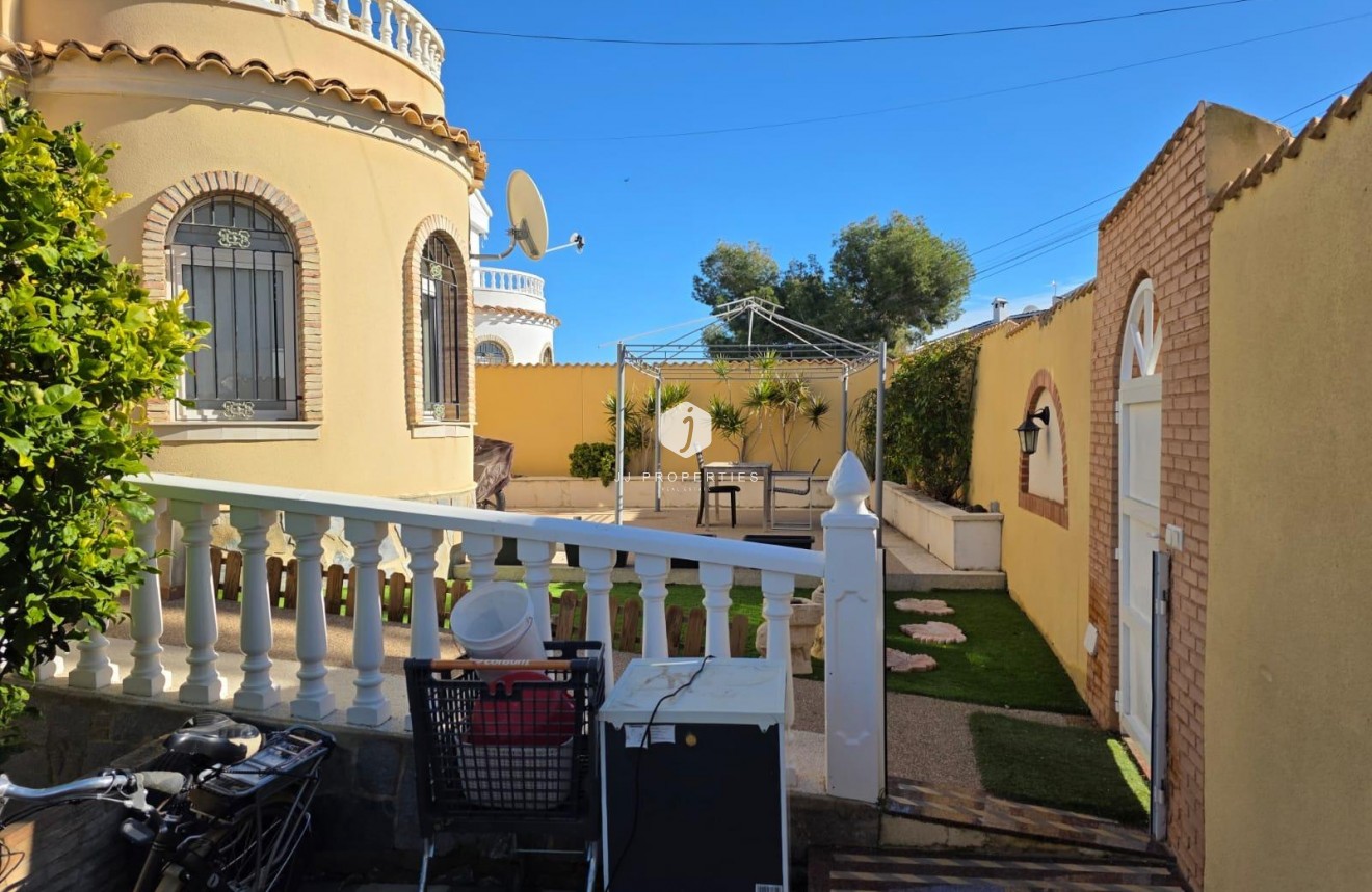 Resale - Villa -
Orihuela Costa - Villamartín-las Filipinas