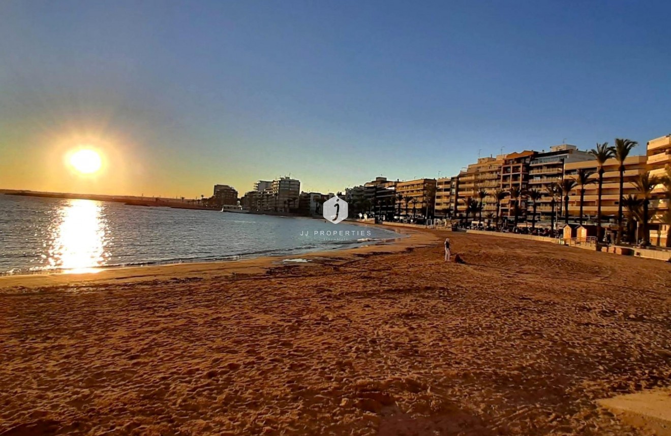Resale - Penthouse -
Torrevieja - Playa del Cura