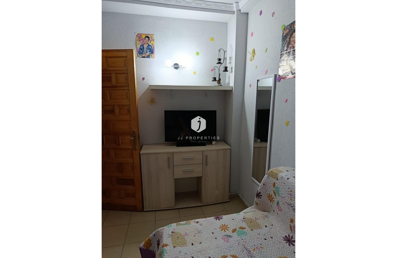 Resale - Apartment / flat -
Torrevieja - Cabo cervera