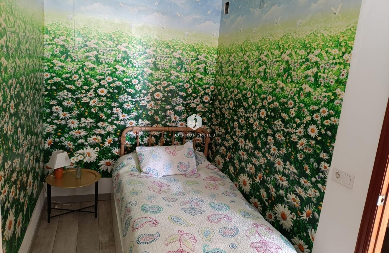 Z drugiej ręki - Mieszkanie w bloku -
Torrevieja